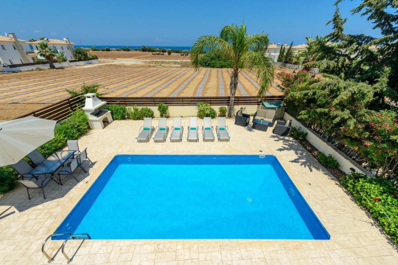 פאראלימני Villa Irina מראה חיצוני תמונה