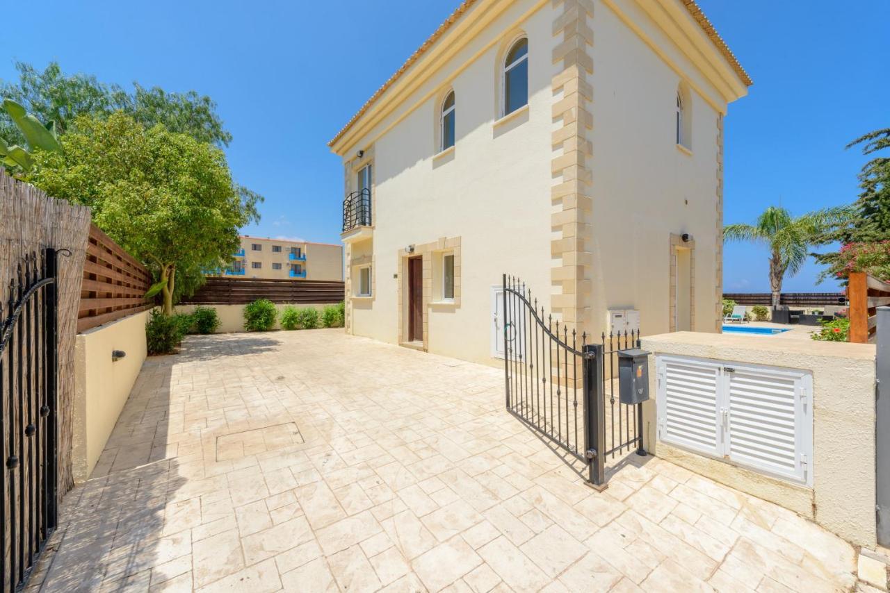 פאראלימני Villa Irina מראה חיצוני תמונה